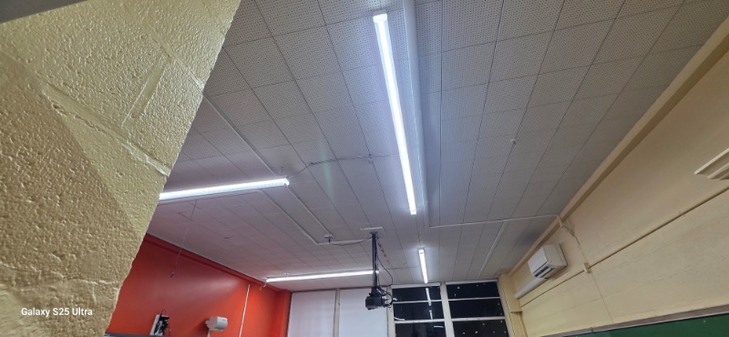 8ft Strip clear Classroom